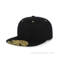 Boné snapback bordado metálico dourado com design personalizado